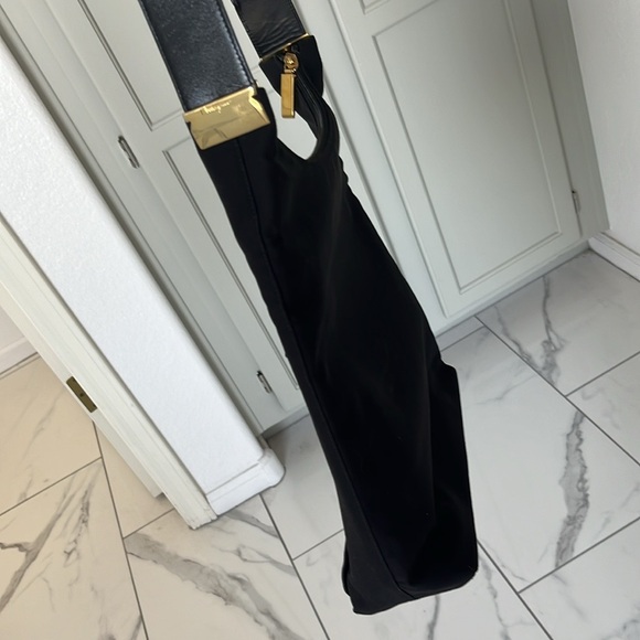 Authentic Salvatore Ferragamo Shoulder Bag - Picture 5 of 13